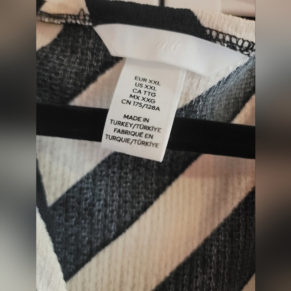 H&M Balloon Sleeved Wrap Dress - Picture 3 of 5